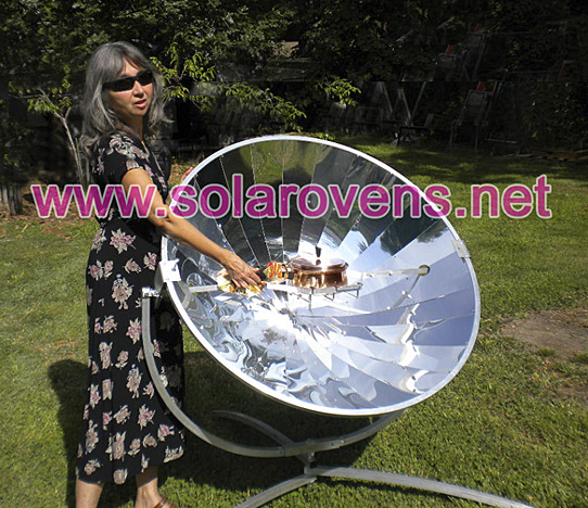 Sun Parabolic solar cooker cooking